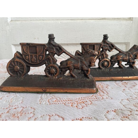 Vintage 1950s Cast Iron Copper Finish Stagecoach Bookends - Picture 8 of 9